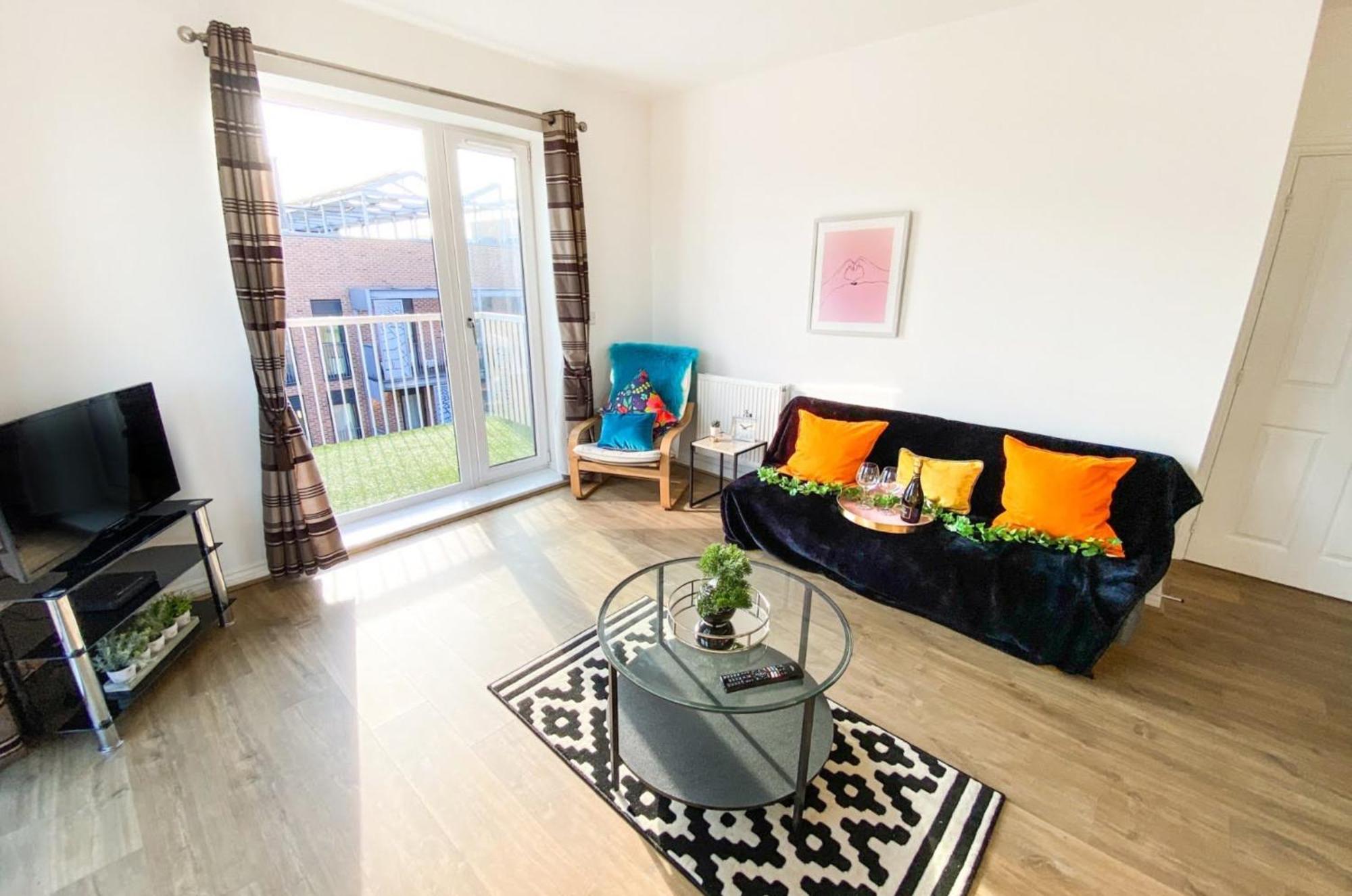 Apartment Beautiful 2 Bedroom, 2 Bathroom, Free Parking, Centre Penthouse Milton Keynes