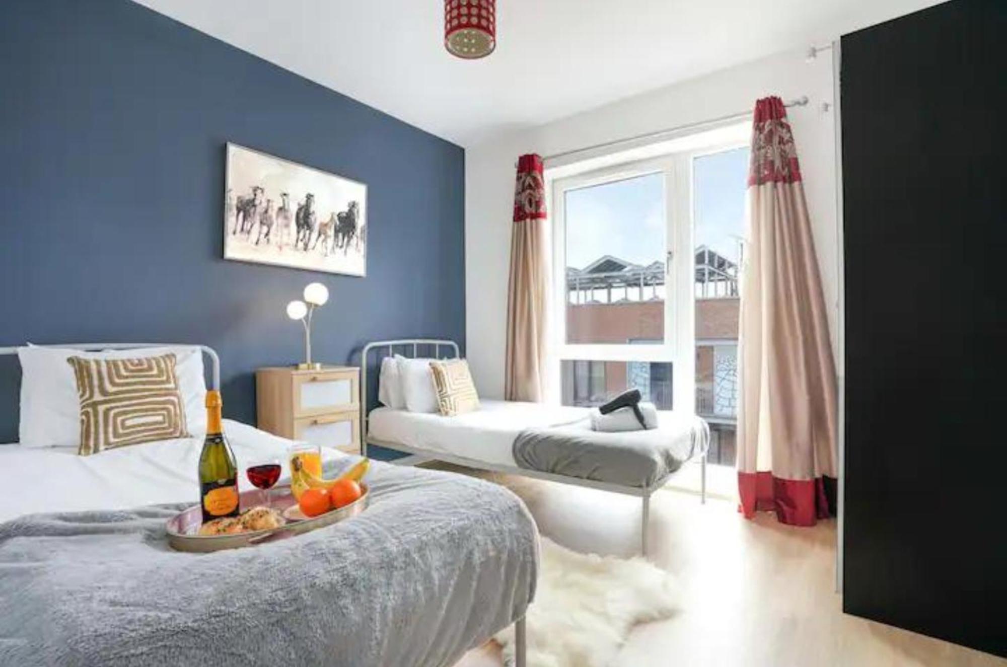 Apartment Beautiful 2 Bedroom, 2 Bathroom, Free Parking, Centre Penthouse *